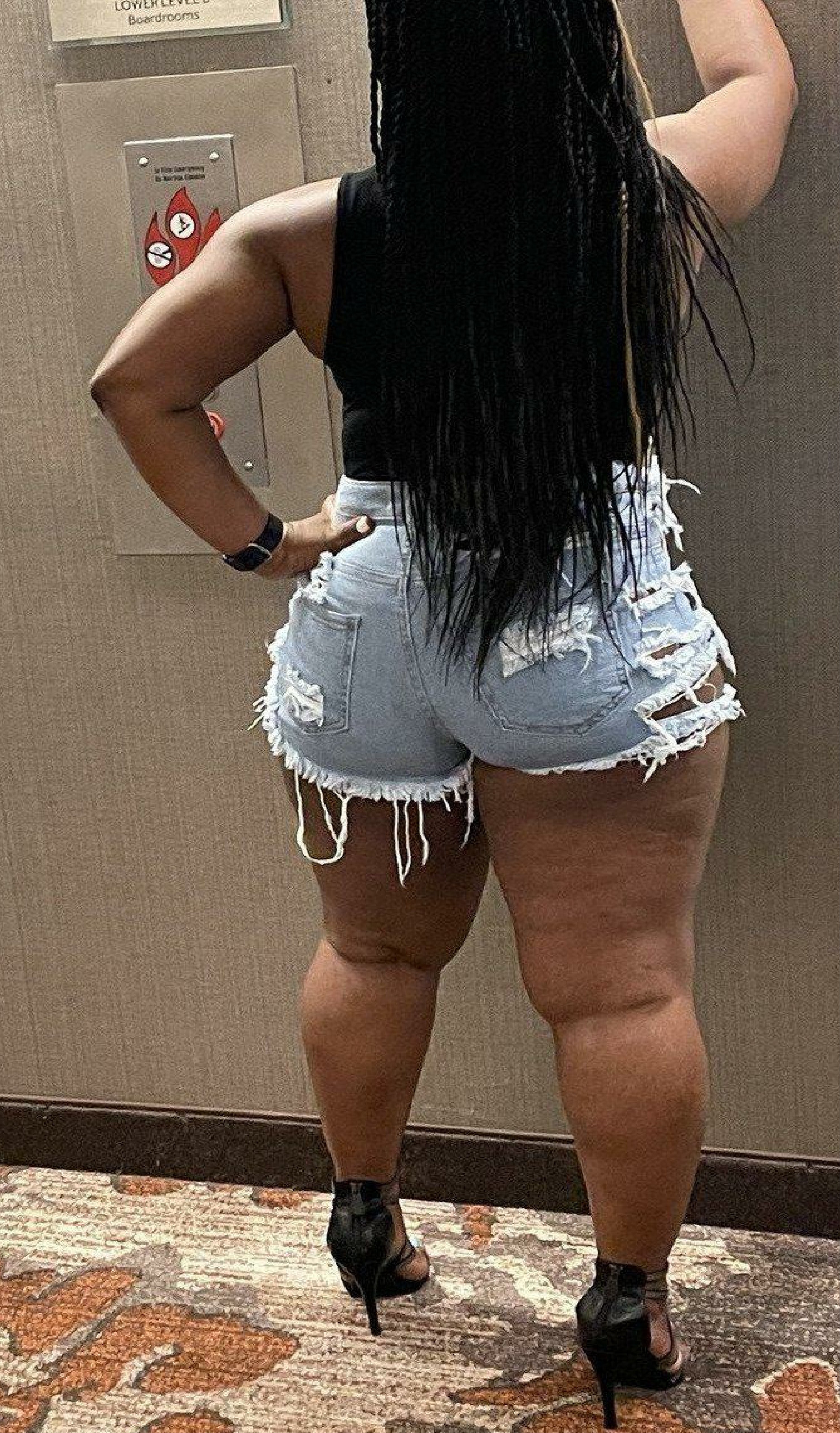 Torn apart offset denim shorts